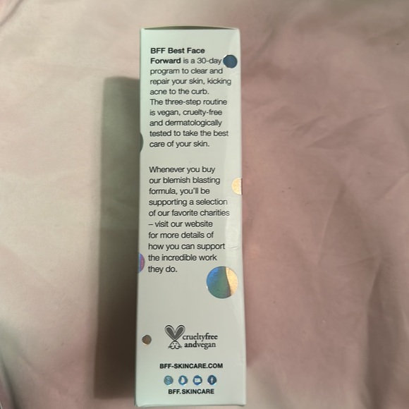 BFF Best Face Forward Purifying Cleanser - Picture 4 of 6